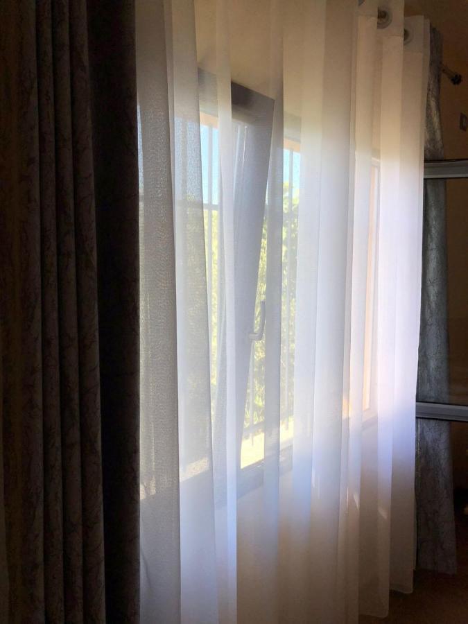 Vila Murati Tiranë Luaran gambar