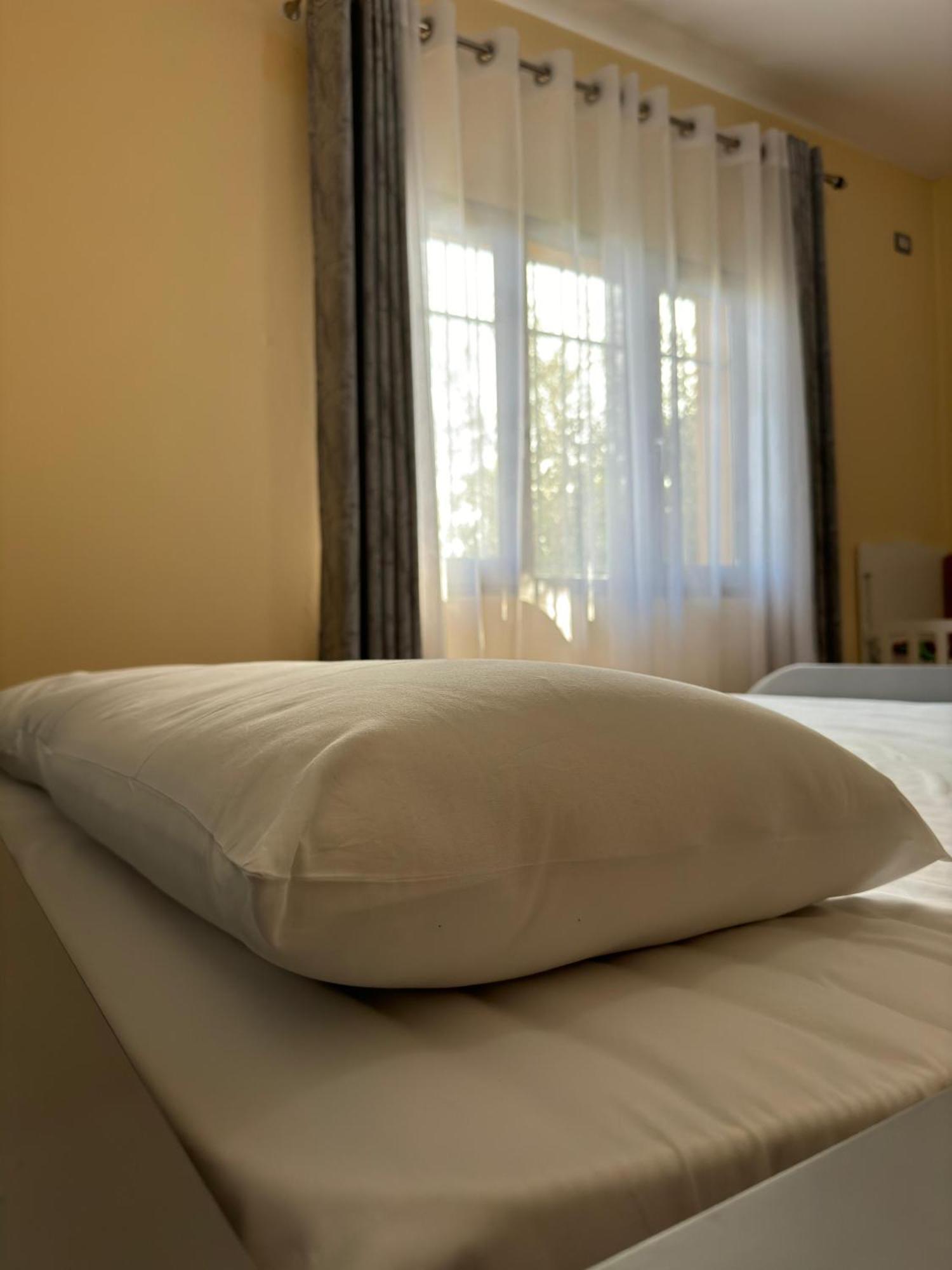 Vila Murati Tiranë Luaran gambar